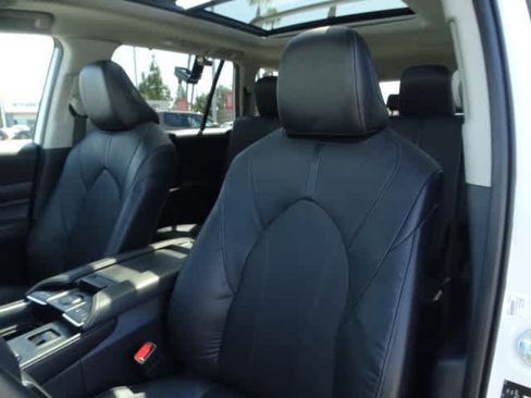 Used 2024 Toyota Grand Highlander AWD image 20
