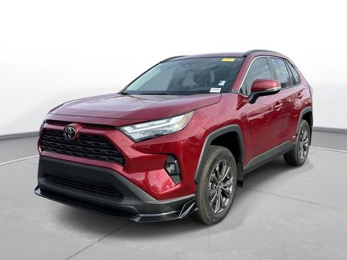 Used 2025 Toyota RAV4 XLE Premium w/ Weather Package image 2