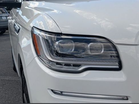Certified 2024 Lincoln Navigator Black Label AWD/4WD image 10