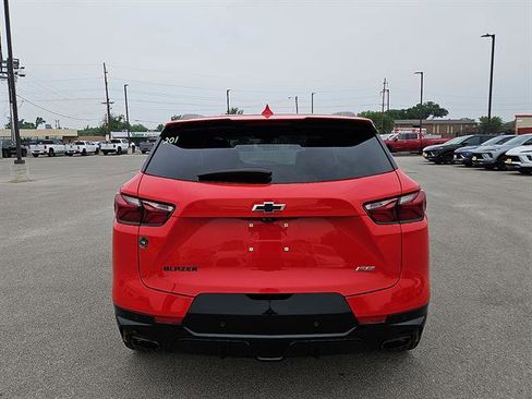 Used 2021 Chevrolet Blazer RS w/ Enhanced Convenience Package FWD image 4