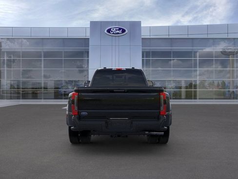 Used 2025 Ford F450 Platinum w/ FX4 Off-Road Package AWD/4WD image 9