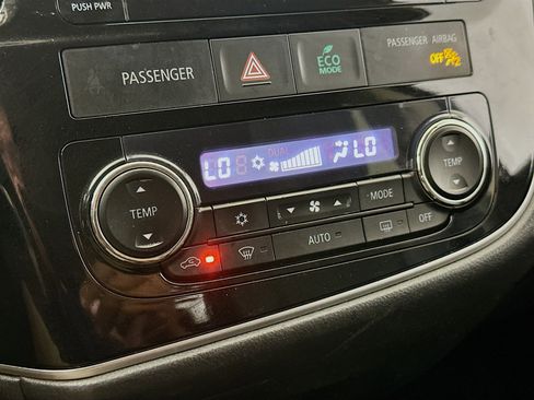 Used 2016 Mitsubishi Outlander SEL FWD image 22