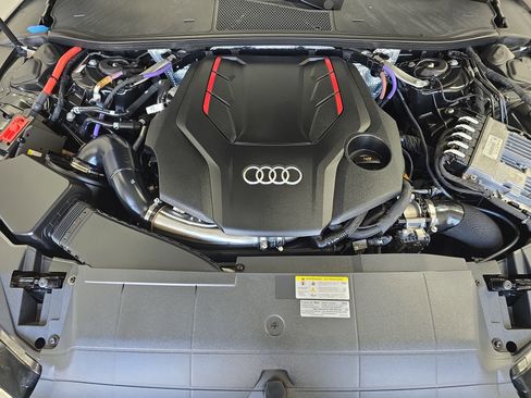 Used 2022 Audi S7 Prestige w/ Prestige Package image 31