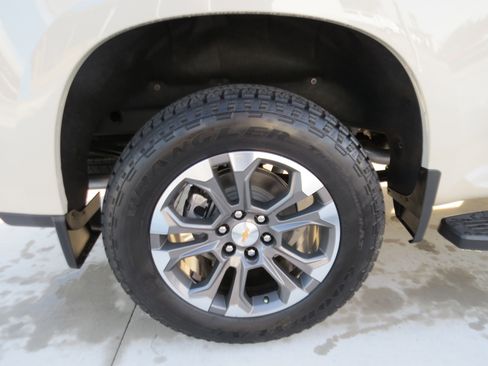 New 2026 Chevrolet Silverado 1500 High Country w/ Technology Package AWD/4WD image 12
