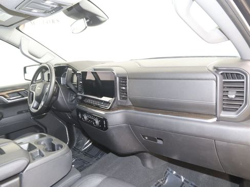 Used 2024 Chevrolet Silverado 1500 LT AWD/4WD image 39