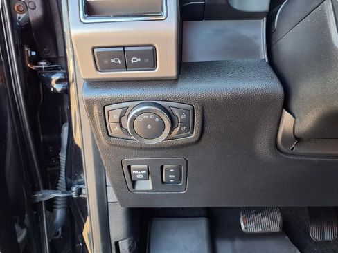 Used 2019 Ford F150 Platinum w/ Equipment Group 701A Luxury image 24