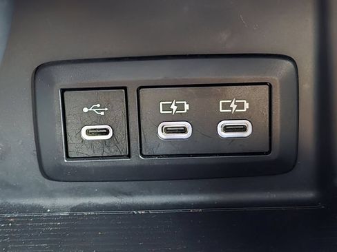 Used 2023 Toyota Venza XLE AWD/4WD image 8