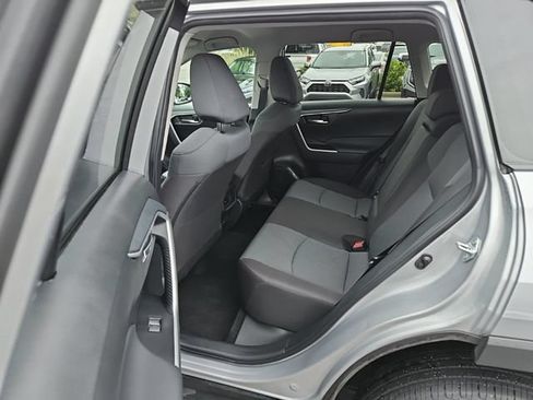 Used 2025 Toyota RAV4 XLE AWD/4WD image 9