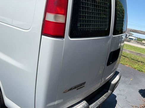 Used 2013 Chevrolet Express 2500 w/ Cold Climate Package RWD image 4