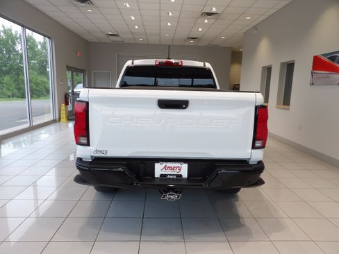 Used 2025 Chevrolet Colorado Z71 AWD/4WD image 5