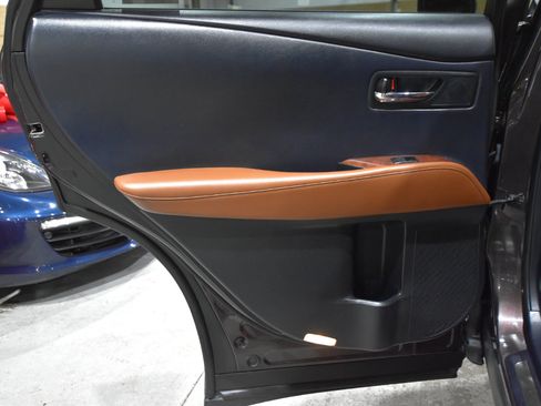 Used 2013 Lexus RX 450h AWD image 40