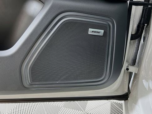 New 2026 Porsche Macan image 21