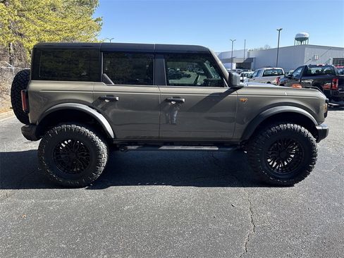 New 2025 Ford Bronco Badlands w/ Sasquatch Package image 8