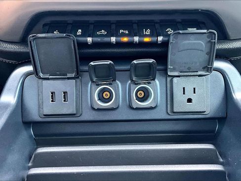 Used 2018 GMC Sierra 2500 Denali w/ Duramax Plus Package AWD/4WD image 33