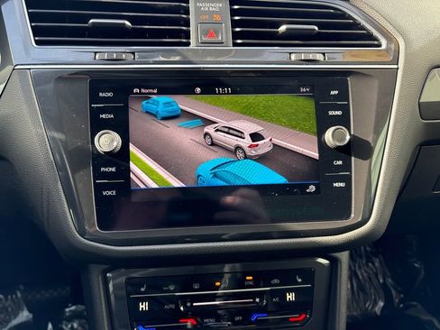Used 2022 Volkswagen Tiguan SE image 18