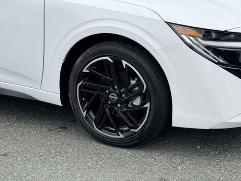 New 2026 Nissan Sentra SR w/ SR Premium Package FWD image 7