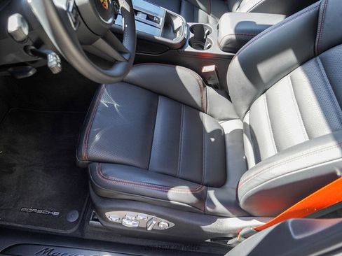 Used 2025 Porsche Macan GTS image 29