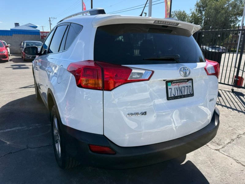 Used 2015 Toyota RAV4 XLE FWD image 8