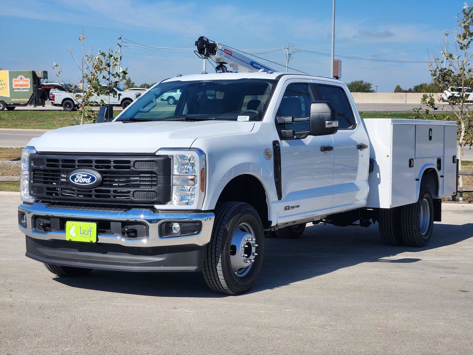 New 2027 Ford F350 XL w/ XL Chrome Package AWD/4WD image 2