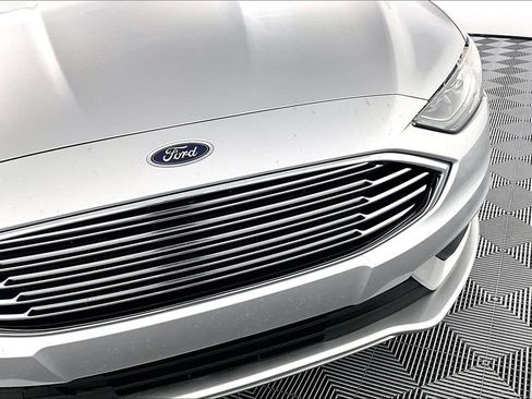 Used 2018 Ford Fusion SE w/ Fusion SE Technology Package FWD image 30