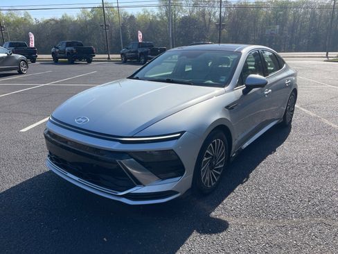 Used 2024 Hyundai Sonata Limited image 3