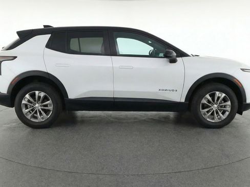 Used 2025 Chevrolet Equinox LT image 11