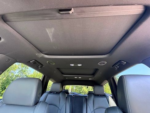 Used 2023 Buick Enclave Essence w/ Experience Buick Package FWD image 30