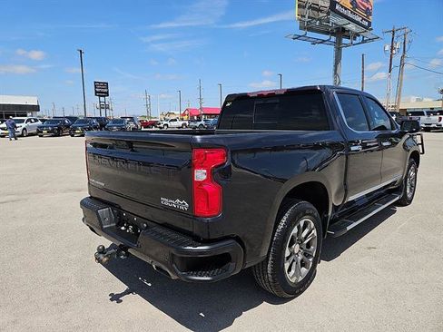 Used 2022 Chevrolet Silverado 1500 High Country w/ Z71 Off-Road Package AWD/4WD image 5