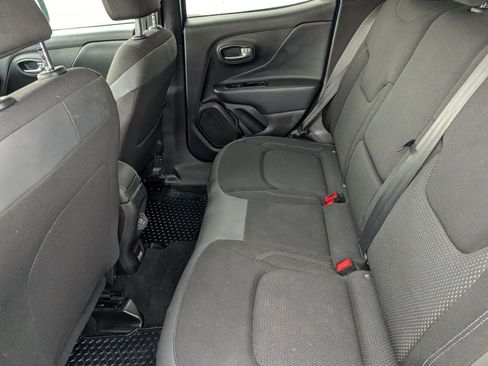 Used 2022 Jeep Renegade Altitude w/ Convenience Group image 18