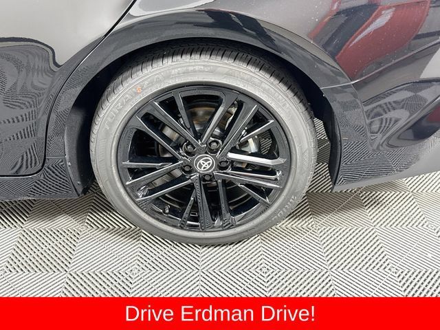 Used 2026 Toyota Camry SE FWD image 4