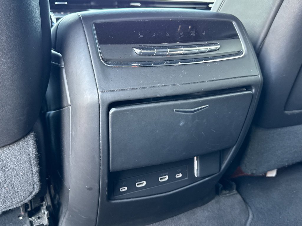 Used 2023 Cadillac Escalade Sport Platinum AWD/4WD image 32