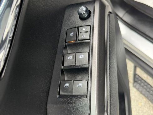 Used 2023 Toyota Tacoma TRD Off-Road AWD/4WD image 12
