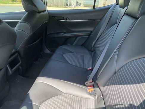 Used 2023 Toyota Camry SE FWD image 9