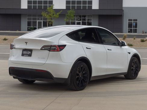 Used 2020 Tesla Model Y Long Range AWD/4WD image 9