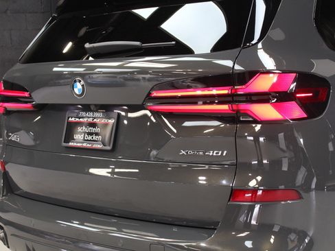 Used 2025 BMW X5 xDrive40i w/ M Sport Package AWD/4WD image 13