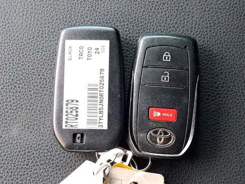 Used 2024 Toyota Tacoma SR5 AWD/4WD image 13