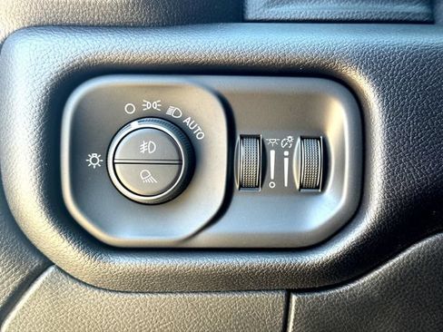 Used 2022 RAM 2500 Laramie AWD/4WD image 16