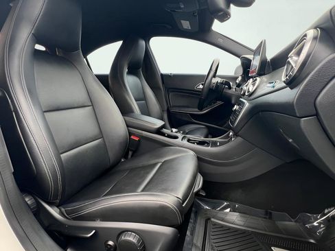 Used 2016 Mercedes-Benz CLA 250 image 35