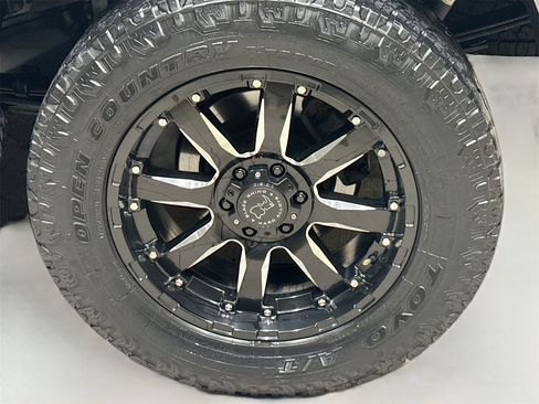 Used 2017 Ford F150 Lariat w/ Equipment Group 502A Luxury image 17