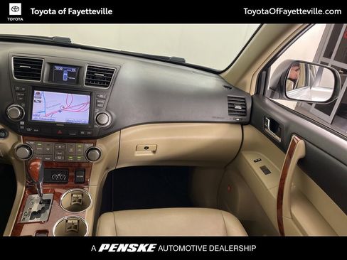 Used 2012 Toyota Highlander Limited w/ Tow Pkg image 21
