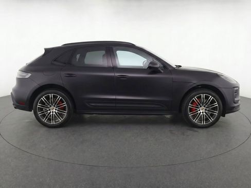 Used 2025 Porsche Cayenne GTS AWD/4WD image 8