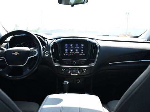 Used 2020 Chevrolet Traverse LT FWD image 20