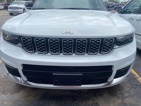 Used 2024 Jeep Grand Cherokee L Summit w/ Advanced Protech Group IV AWD/4WD image 2