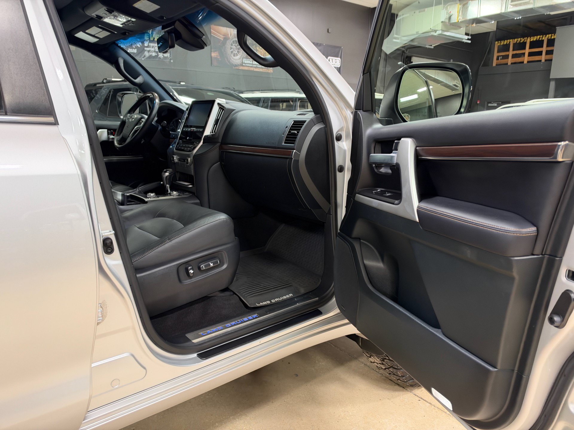 Used 2021 Toyota Land Cruiser Heritage Edition AWD/4WD image 23