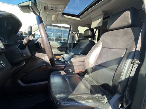 Used 2019 Chevrolet Tahoe LT image 17