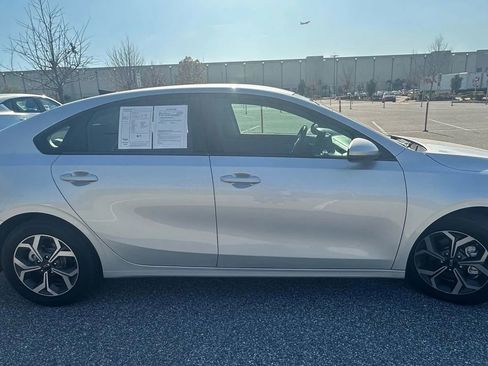 Used 2019 Kia Forte LXS image 3