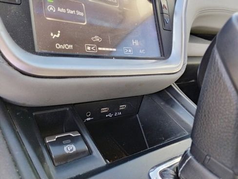 Used 2020 Subaru Legacy Base w/ Alloy Wheel Package image 16