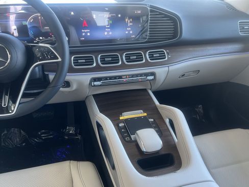 Certified 2025 Mercedes-Benz GLE 450e 4MATIC image 30
