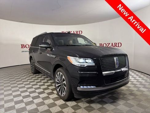 Used 2024 Lincoln Navigator Reserve image 1