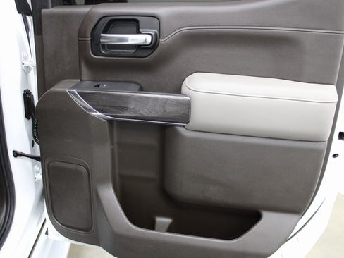 Used 2020 Chevrolet Silverado 1500 LTZ w/ LTZ Convenience Package image 22